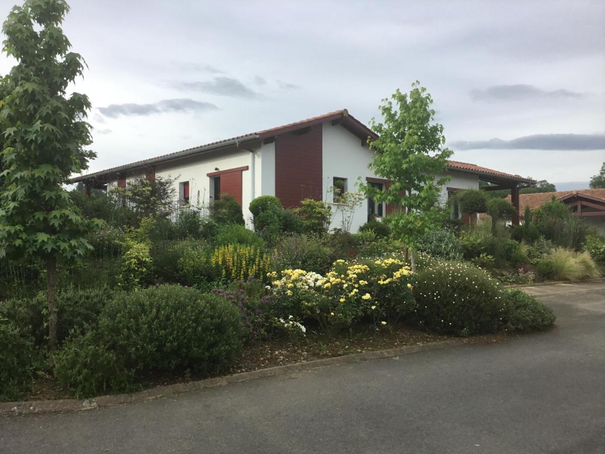 Maison Fleurie Uhart-Cize Exterior photo